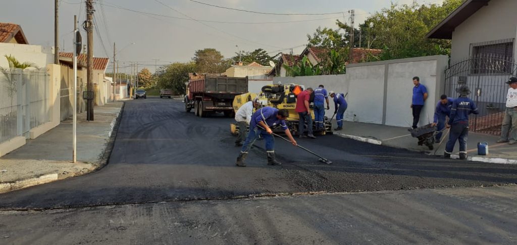 1a-1024x485 Prefeitura incia o asfaltamento das ruas de paralelepípedo na região Central da cidade