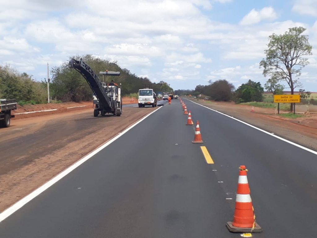 rodoviasp255_botucatu-1024x768 Concessionária instala paradas para veículos com cargas especiais e pesados na SP-255, em Botucatu e Pratânia