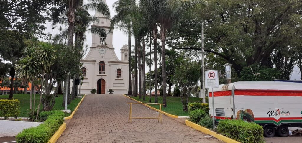 igreja-matriz-1024x485 Proibido o estacionamento de veículos no pátio da matriz