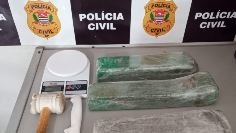 Mulher que guardava 3kg de drogas é detida em São Manuel