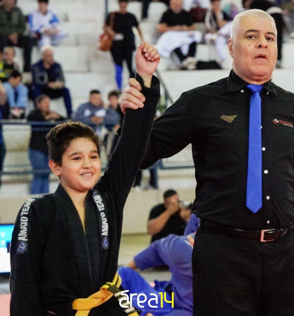Jovem atleta de São Manuel brilha e conquista ouro no Pan-americano de Jiu-jítsu!