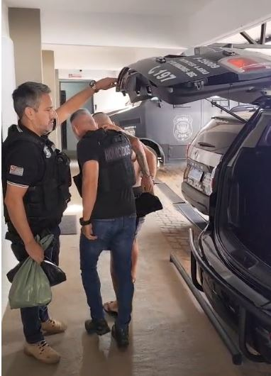 DUPLA É PRESA POR ESPANCAR MULHER TRANS EM BAURU