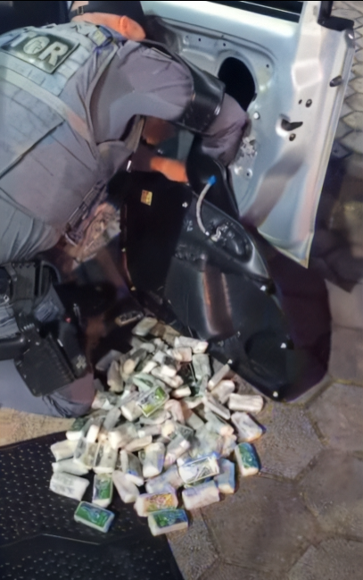 HOMEM É PRESO POR TRÁFICO APÓS POLÍCIA ENCONTRAR HAXIXE ESCONDIDO EM VEÍCULO EM AVARÉ