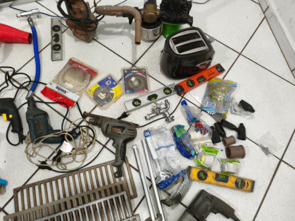 SÃO MANUEL: SIG APREENDE GRANDE QUANTIDADE DE MATERIAIS FURTADOS